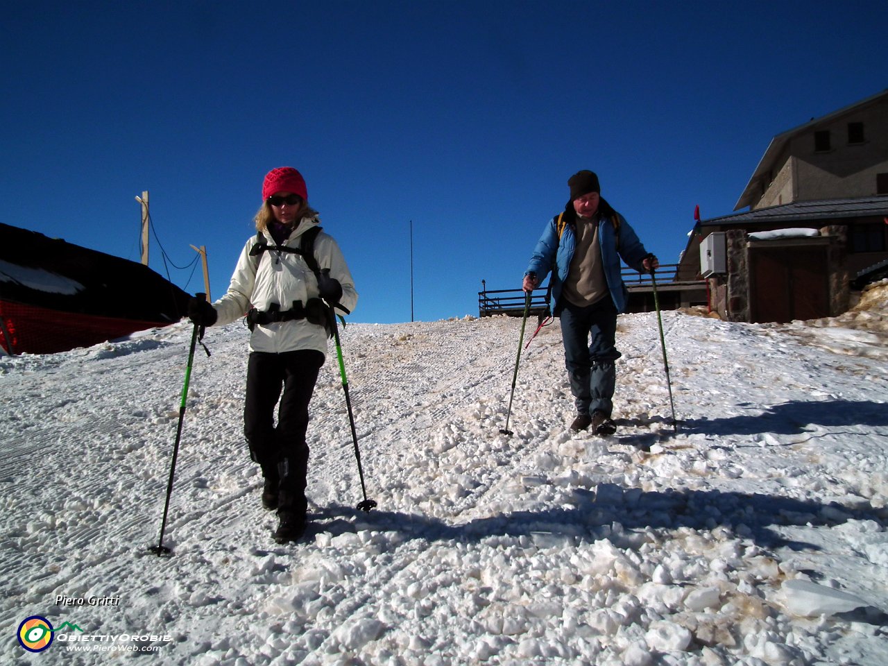 01 Partiamo dal Rif. Albergo Monte Avato.JPG